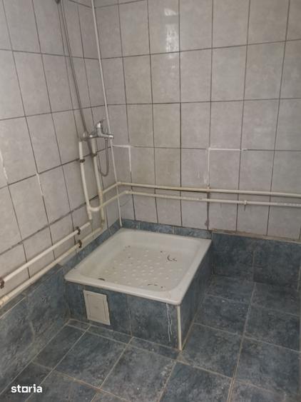 Casă cu 2 camere cu Teren 1000 Mp în Central