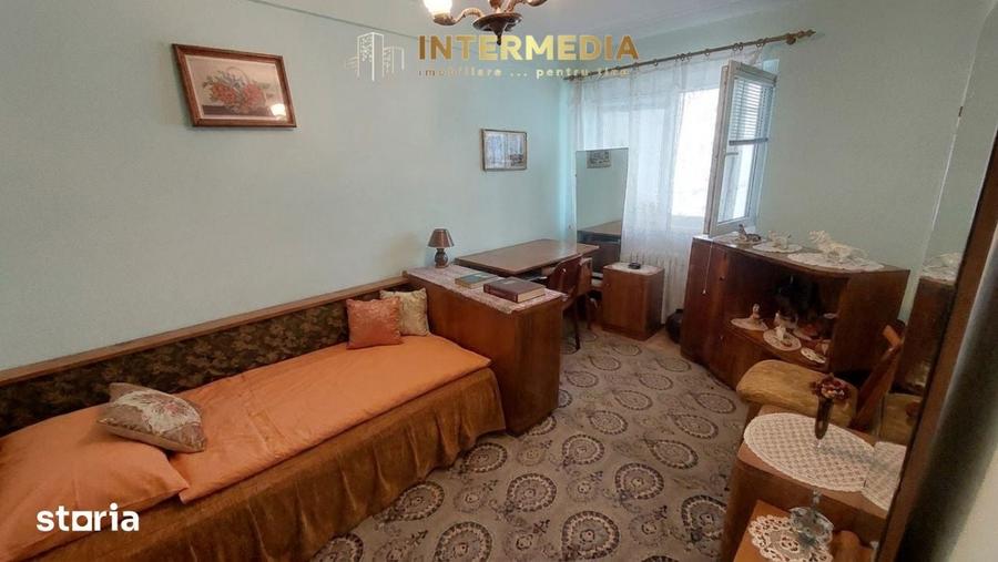 Apartament cu 3 camere spatios in bloc de caramida, etajul 1, CETATE - 4