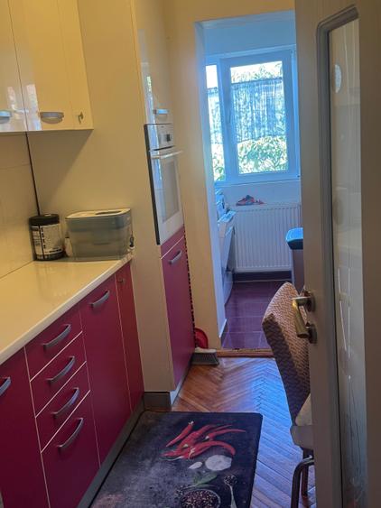 Apartament cu 3 camere decomandat în Lipovei