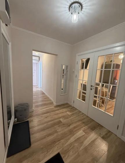 Apartament cu 3 camere decomandat în Dristor