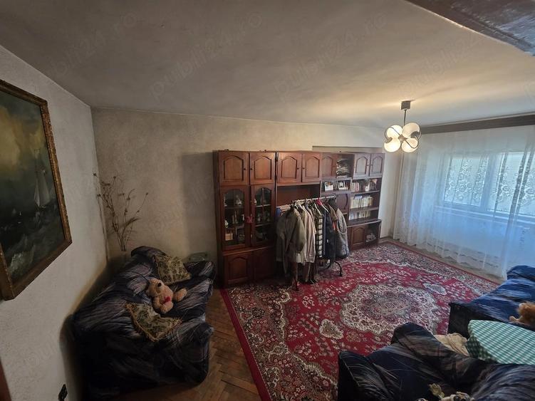 Apartament cu 3 camere decomandat în Nord