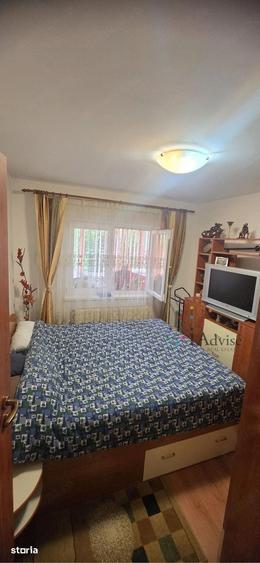 Apartament cu 3 camere în Florilor