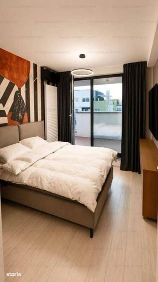 Apartament cu 3 camere decomandat în Tractorul