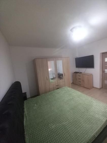 Vand casa cu 3 camere - 1