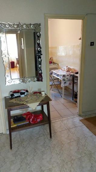 Apartament cu 3 camere decomandat, mobilat în Central