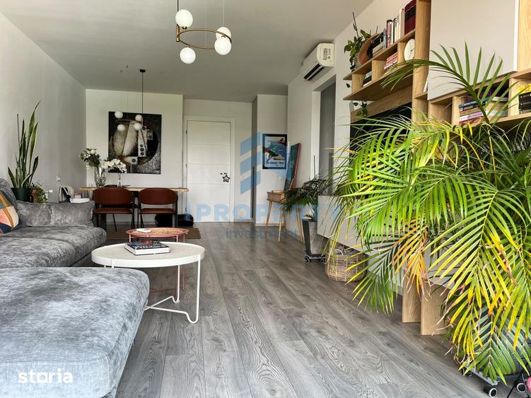 Apartament cu 2 camere semidecomandat, mobilat în Tei