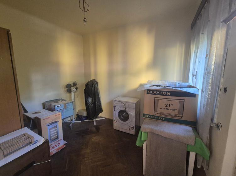 Casă individuală cu 6 camere cu Canalizare în Rahova