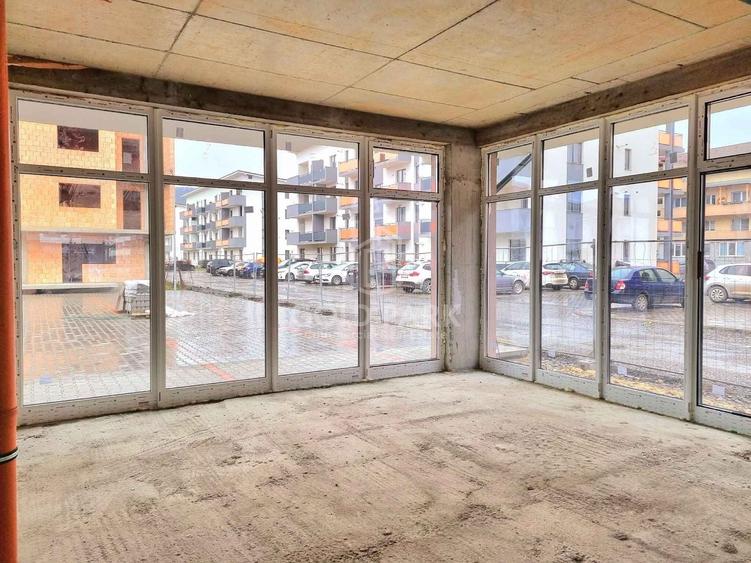 Spațiu comercial, de 160 mp, în Florești