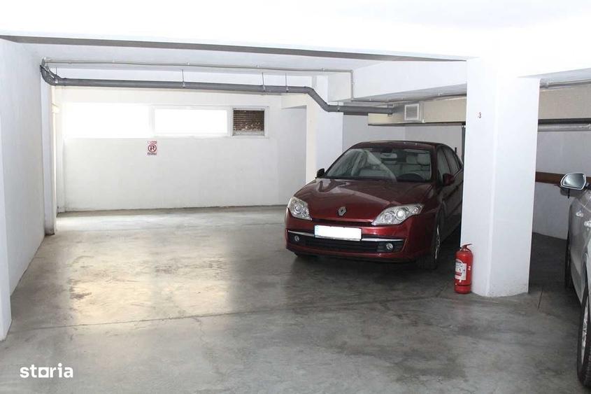 Apartament cu 3 camere semidecomandat în Calea Călărașilor