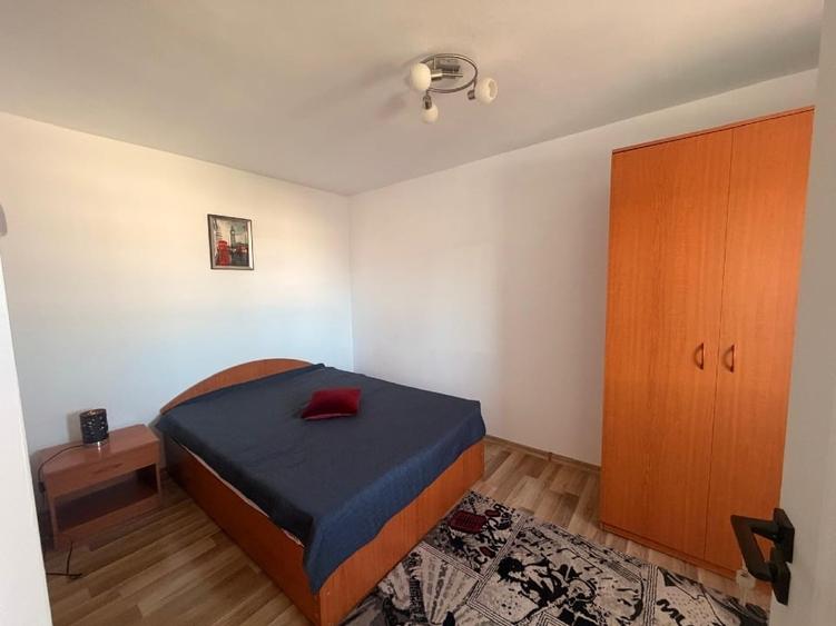 Apartament cu 2 camere semidecomandat, mobilat în Tomis III