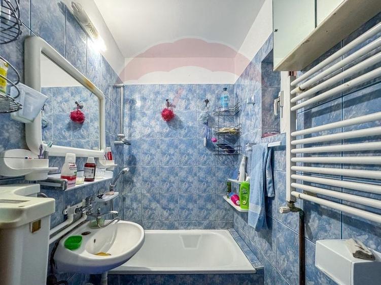 Casă individuală cu 14 camere cu Teren 221 Mp în Coiciu