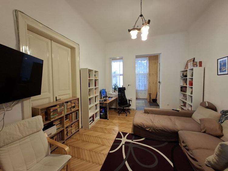Apartament cu 4 camere circular, mobilat în P-ța Maria