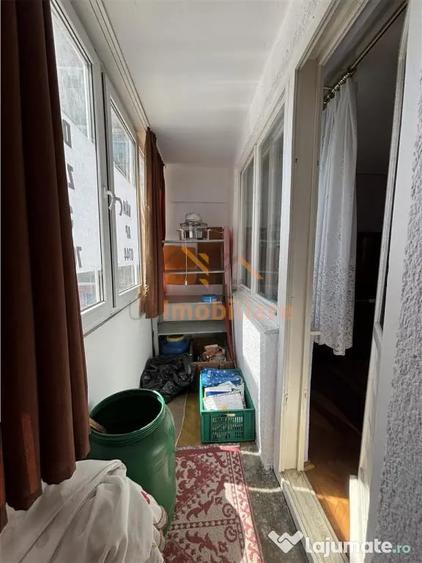 Apartament cu 3 camere decomandat în Dacia