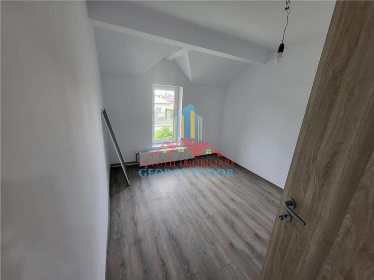 Casă individuală cu 3 camere cu Canalizare în Central