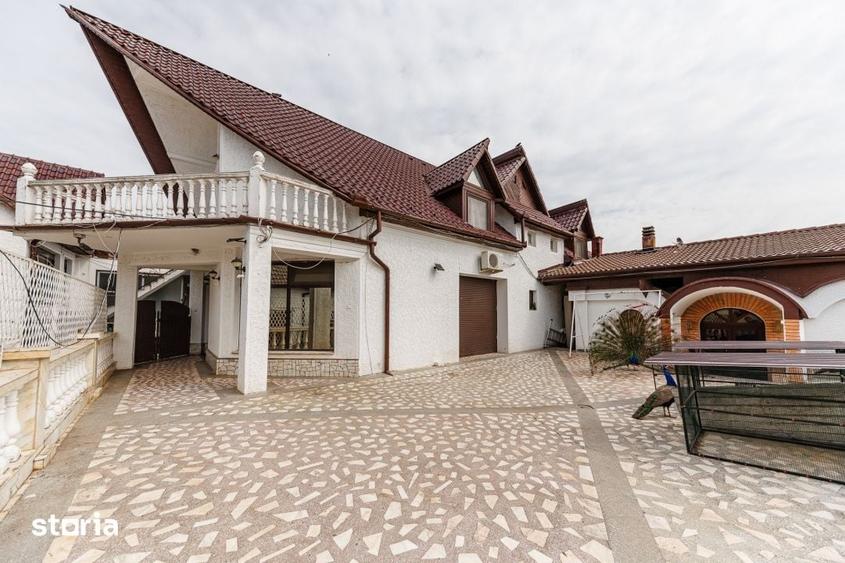 Spațiu comercial, de 2,860 mp, în Central