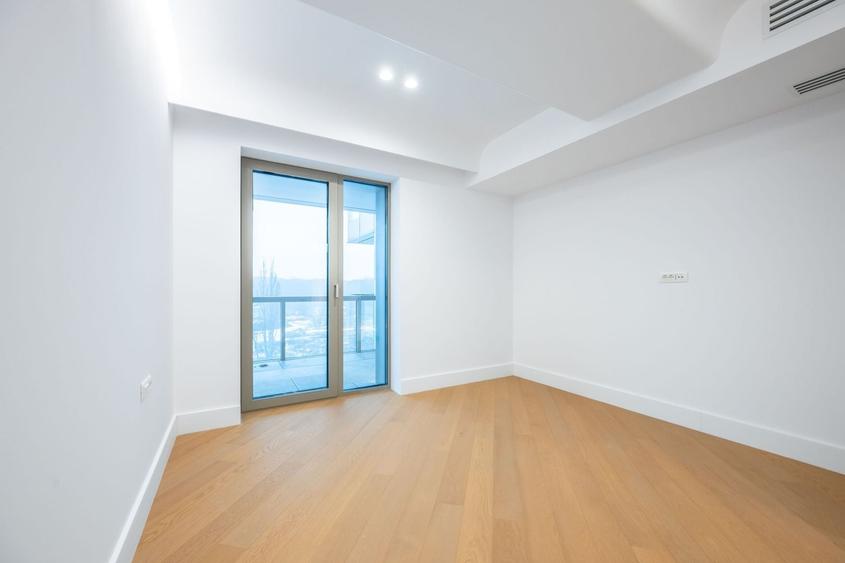 Apartament cu 3 camere decomandat în Pipera