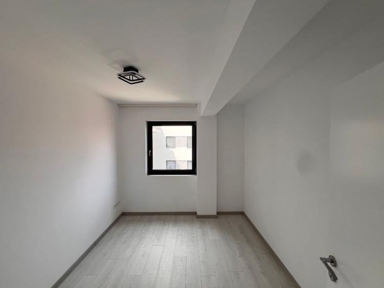 Apartament cu 3 camere semidecomandat în Someșeni