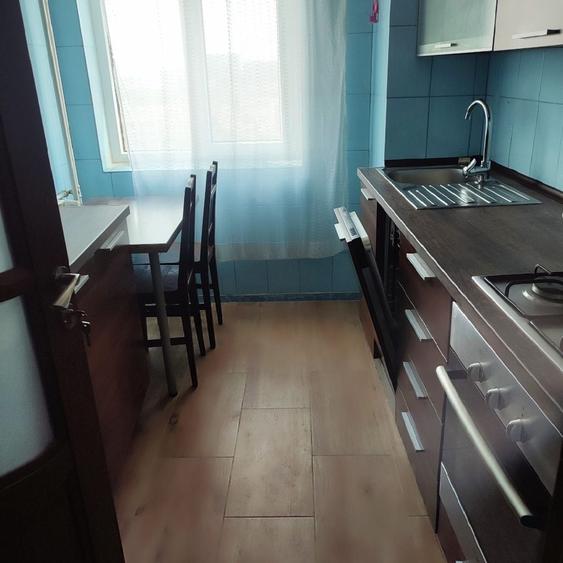 Apartament cu 3 camere decomandat în Crângași
