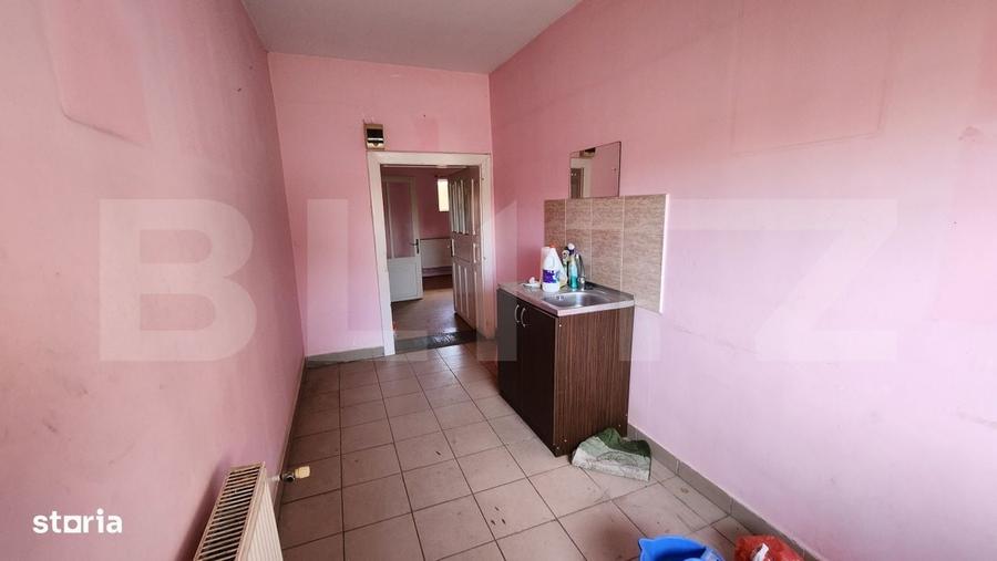 Casă cu 4 camere cu Teren 1255 Mp în 7 Noiembrie