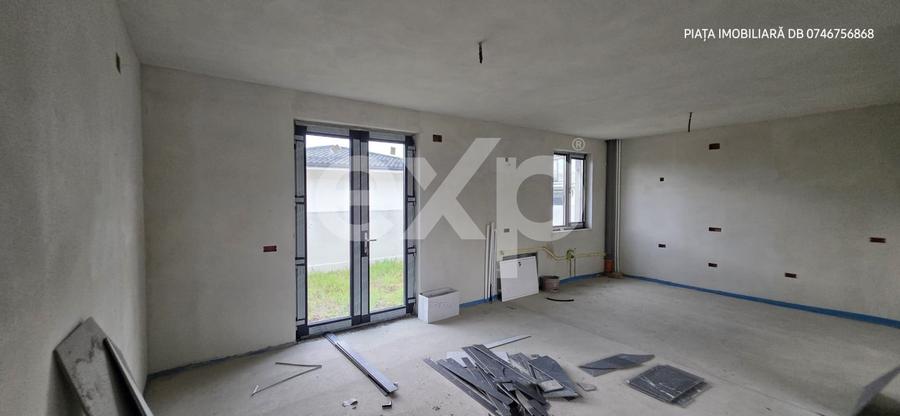 Duplex cu 4 camere cu Canalizare în Matraca
