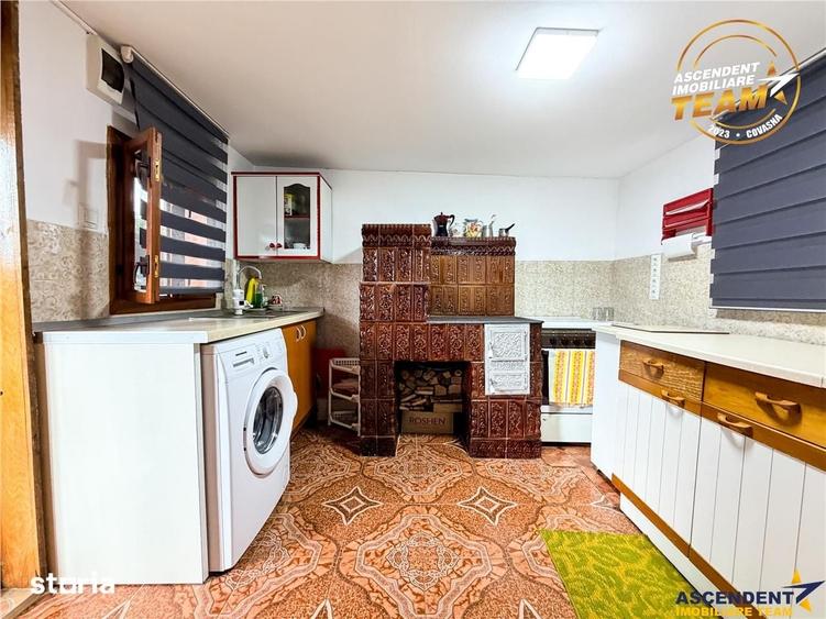 Casă cu 4 camere cu Teren 1315 Mp în Cernat
