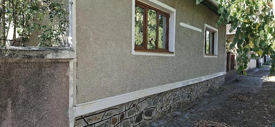 Casă cu 4 camere cu Teren 1200 Mp în Frumușeni