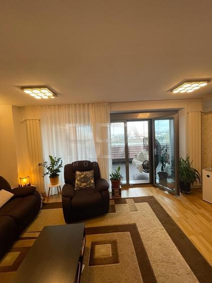 Apartament cu 4 camere semidecomandat, mobilat în Sisești — fotografia 2