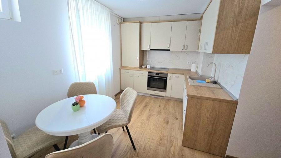 Apartament cu 3 camere decomandat, mobilat în Cloșca