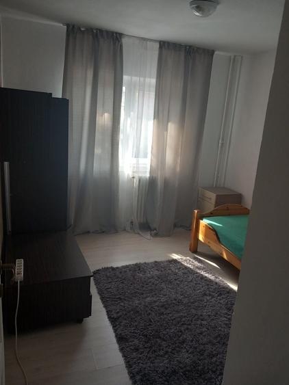Apartament cu 3 camere decomandat în Goruni