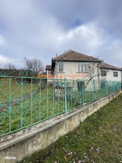 Casă cu 3 camere în Turea