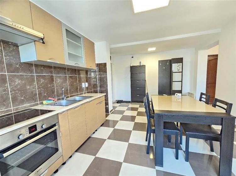 Apartament cu 2 camere decomandat, mobilat în 7 Noiembrie