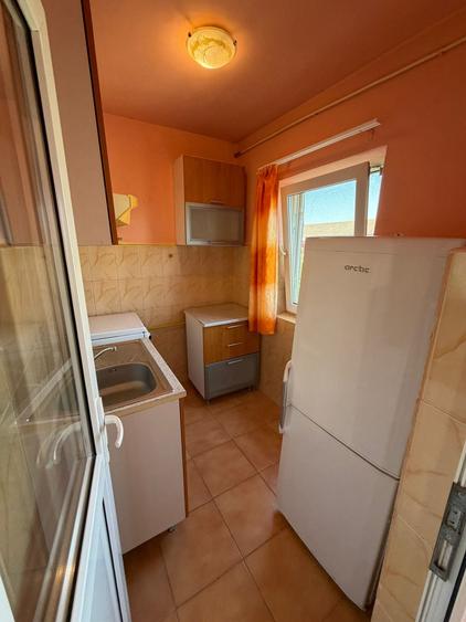 Garsonieră decomandată în Lipovei