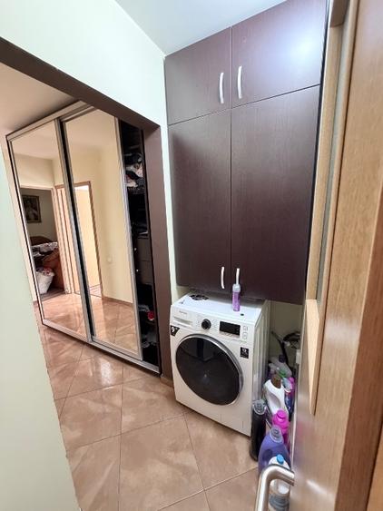 Apartament cu 4 camere decomandat, mobilat în Titan