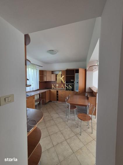 Apartament cu 4 camere decomandat în Herăstrău