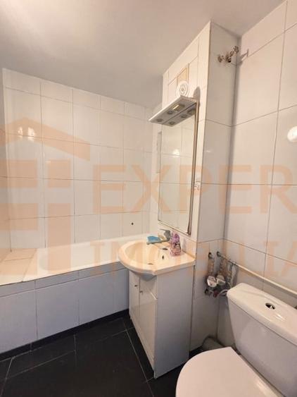 Apartament cu 2 camere decomandat, mobilat în Casa de Cultură