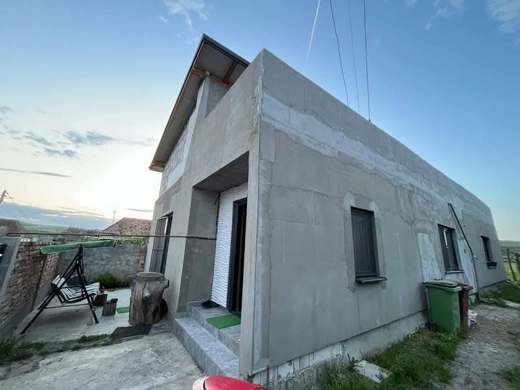 Casă cu 3 camere în Exterior Vest