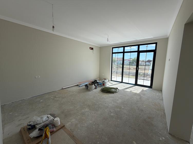 Duplex cu 5 camere cu Teren 300 Mp în Dumbrăvița