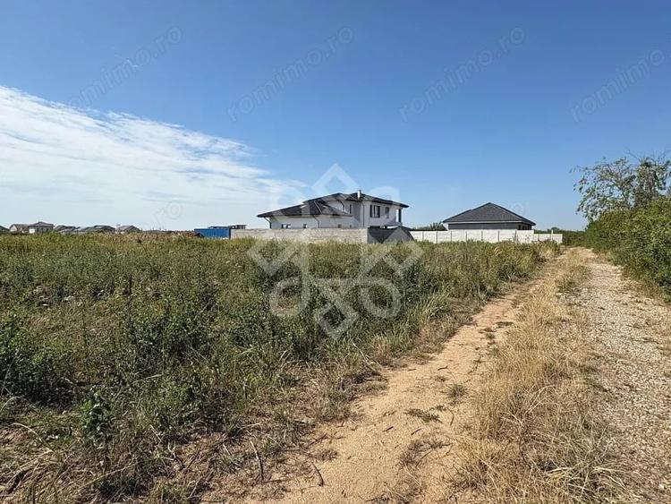 Teren de 377 mp, în Nufărul