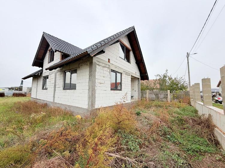 Casă individuală cu 3 camere cu Teren 805 Mp în Totoi