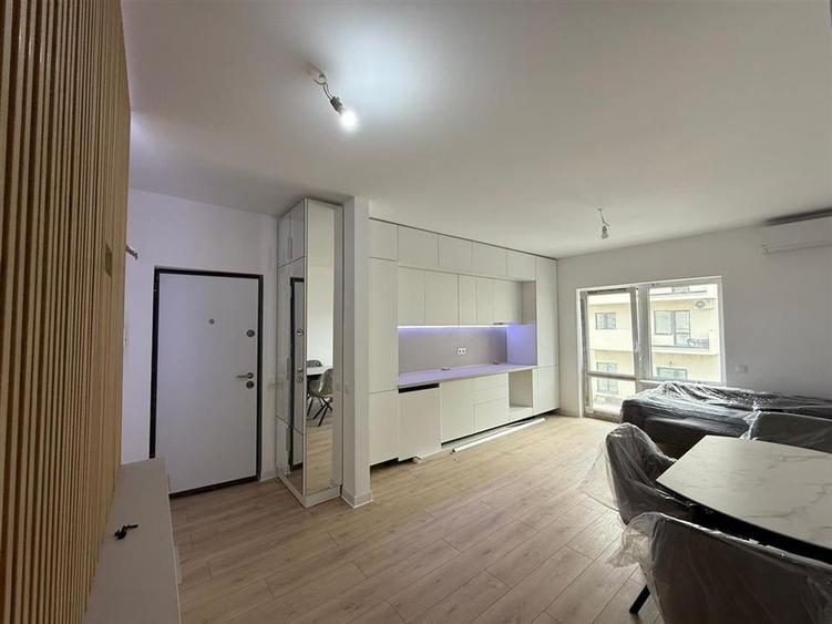 Apartament cu 3 camere decomandat în Exterior Sud