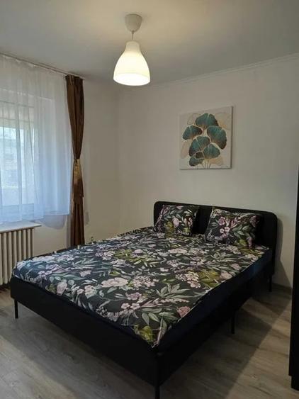 Apartament cu 2 camere decomandat, mobilat în P-ța Romană