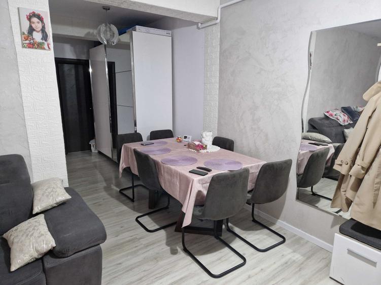 Apartament cu 3 camere decomandat în Valea Lupului
