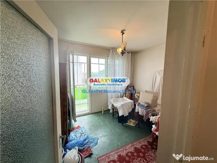 Apartament cu 3 camere semidecomandat în Cina