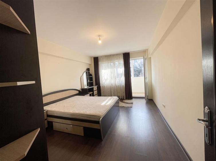 Apartament cu 3 camere decomandat în Obcini