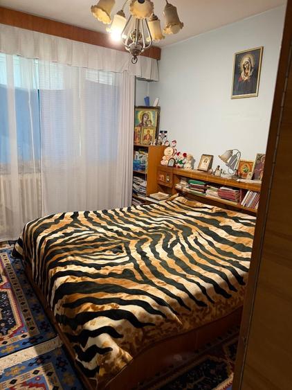 Apartament cu 3 camere decomandat în Valea Rosie