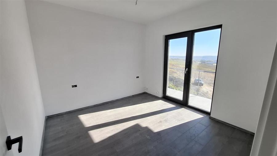 Duplex cu 4 camere cu Canalizare în Valea Lupului