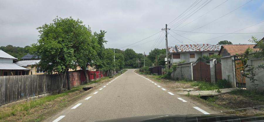 Casă individuală cu 3 camere cu Teren 1000 Mp în Irești
