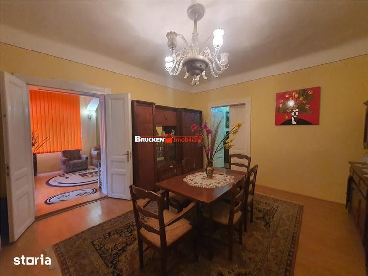 Casă cu 6 camere cu Teren 824 Mp în Central