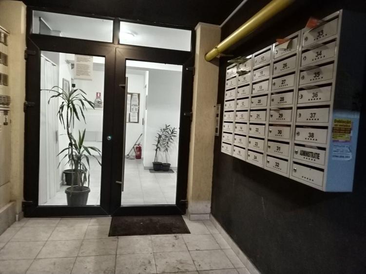 Garsonieră decomandată în Central