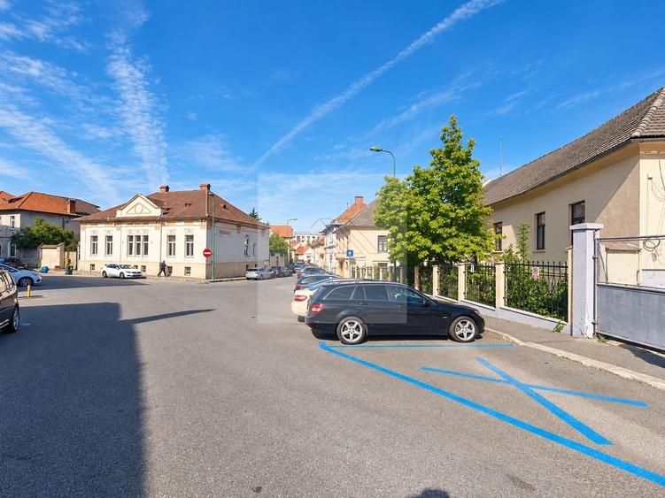 Garsonieră decomandată, mobilată în Centrul Istoric